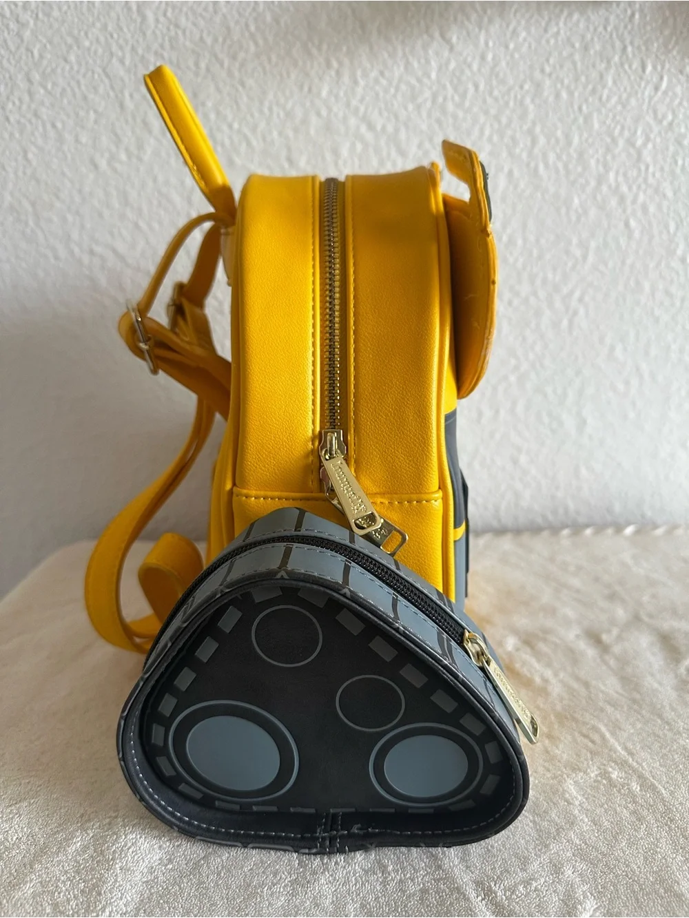 Loungefly wall backpack